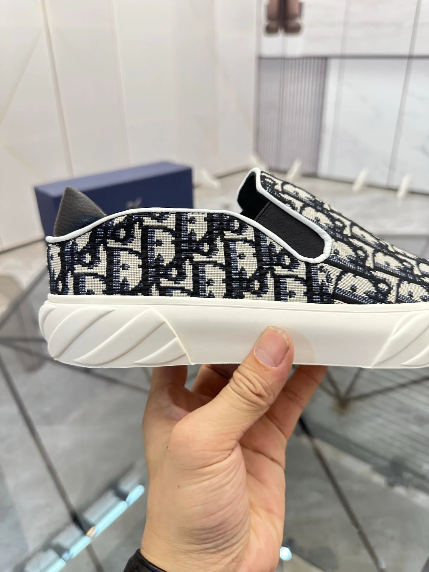 Men's shoes for sale 💰: 💰P380¥ Product trademark: Dior* "Dior*" slip-on shoes Regular size: 38-44 (can be customized to 45) Product materials: upper imported cowhide stitched with original fabric, sheepskin lining, original outsole. No.:6735